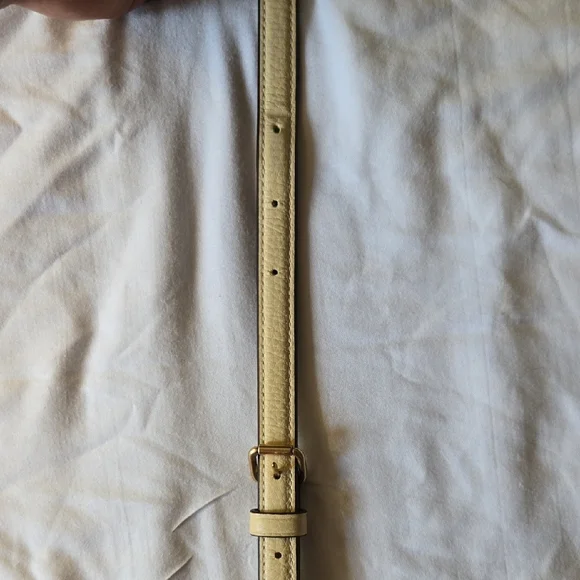 Coach Cream and Gold Shoulder Bag with Structured Design - Picture 8 of 8